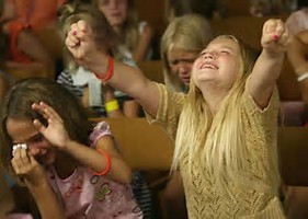 Children praising the Lord.
